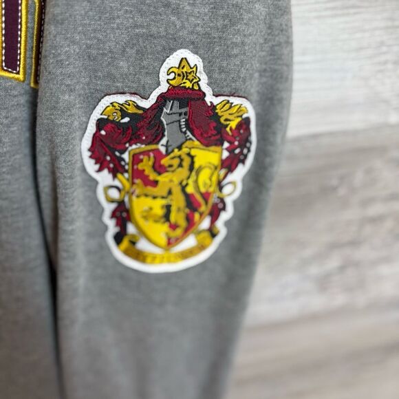 Gryffindor Men's Gray Crewneck Sweatshirt - Picture 6 of 6